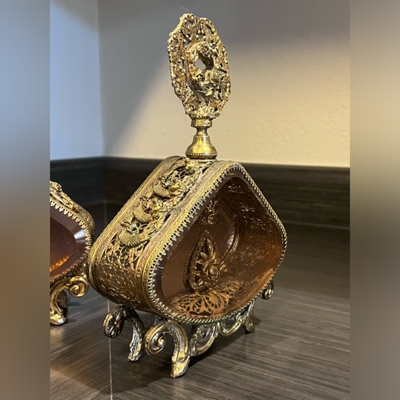 VINTAGE Hollywood Regency Ornate Gold Ormolu Perfume Bottle with Dauber - Picture 7 of 13